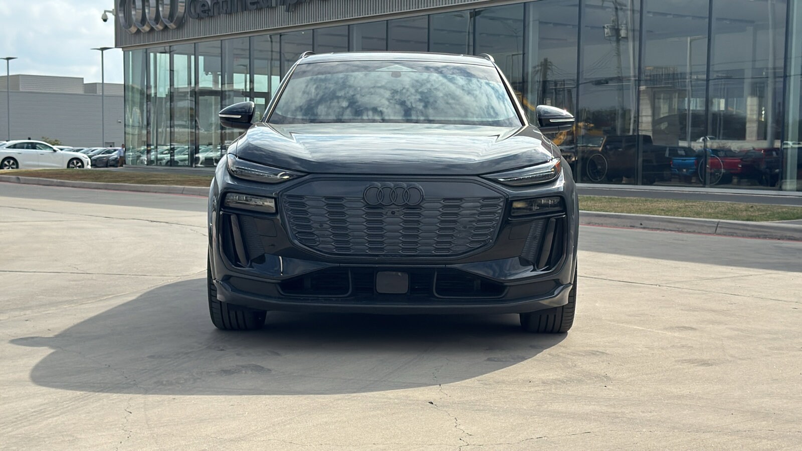 2025 Audi SQ6 photo 2