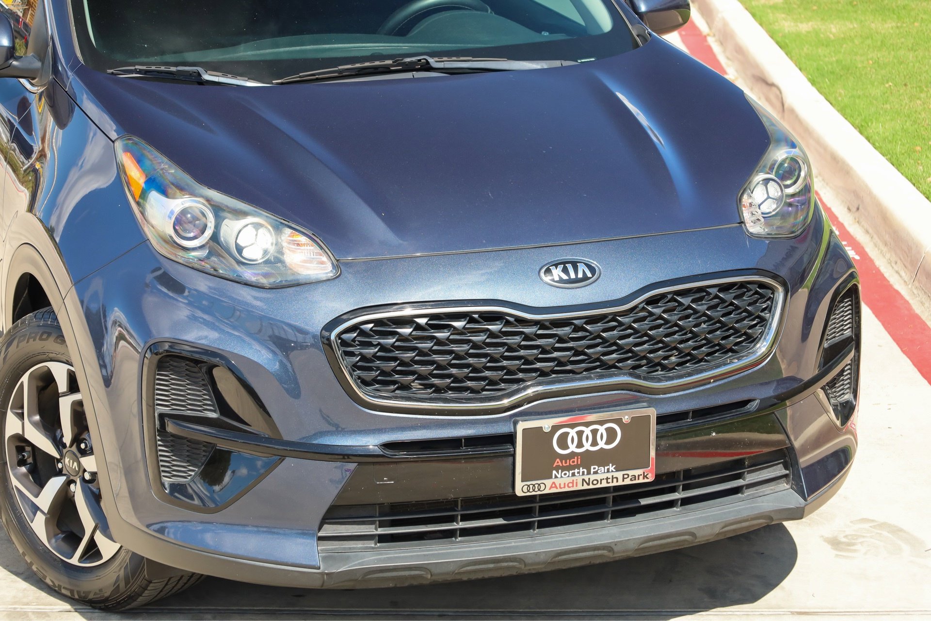 2020 Kia Sportage LX photo 2