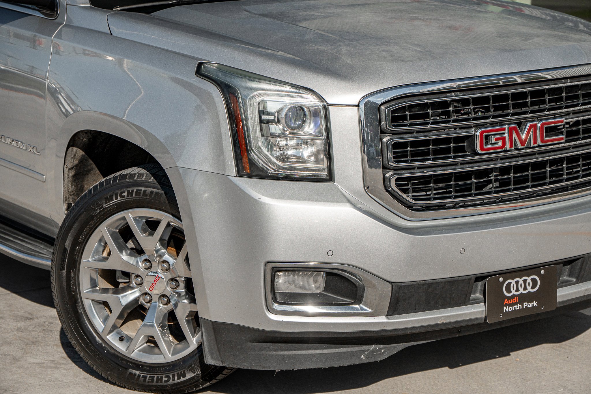 2017 Gmc Yukon XL SLT photo 3