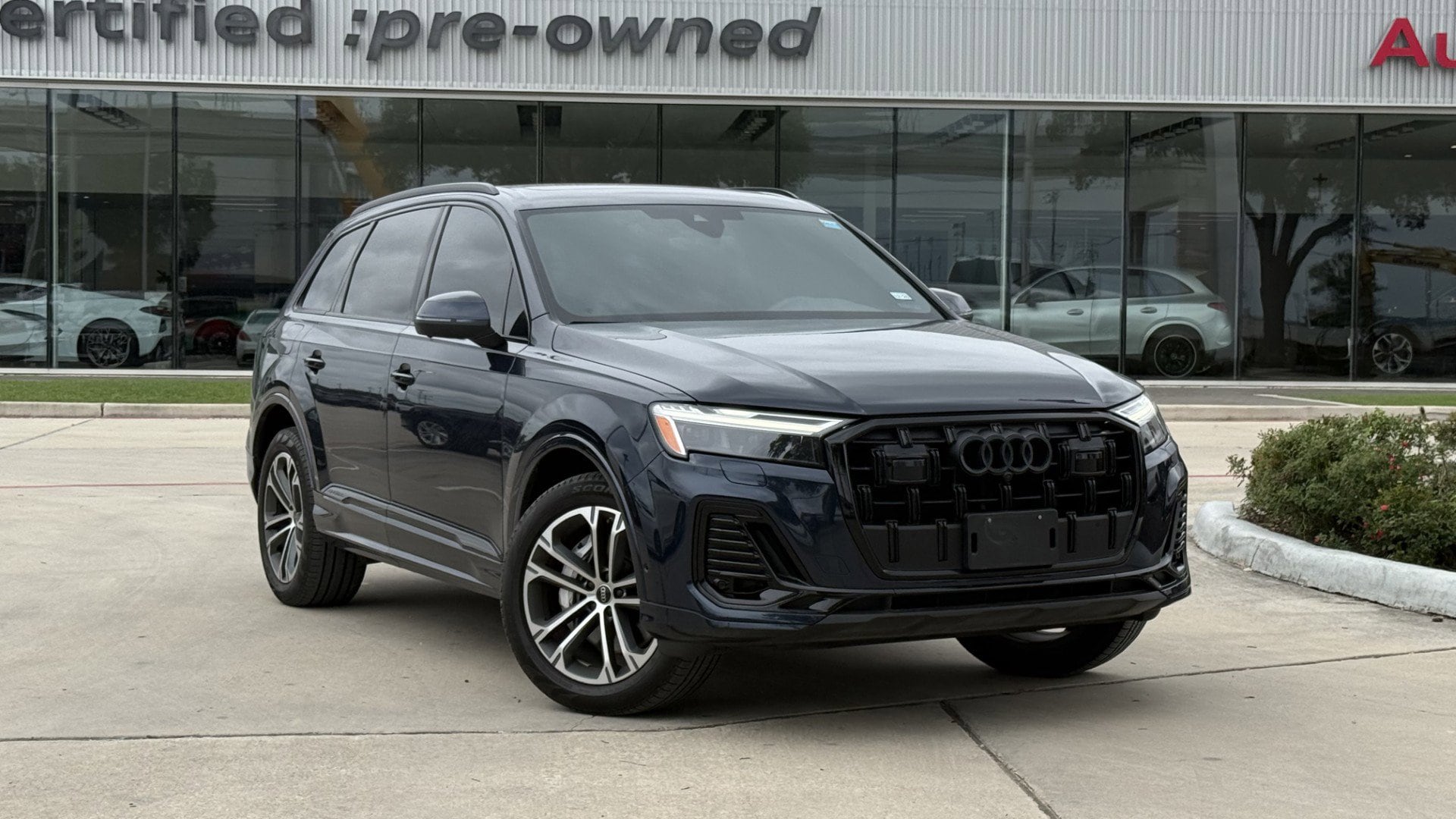 2025 Audi Q7 45 Premium Plus quattro Tiptronic's photo