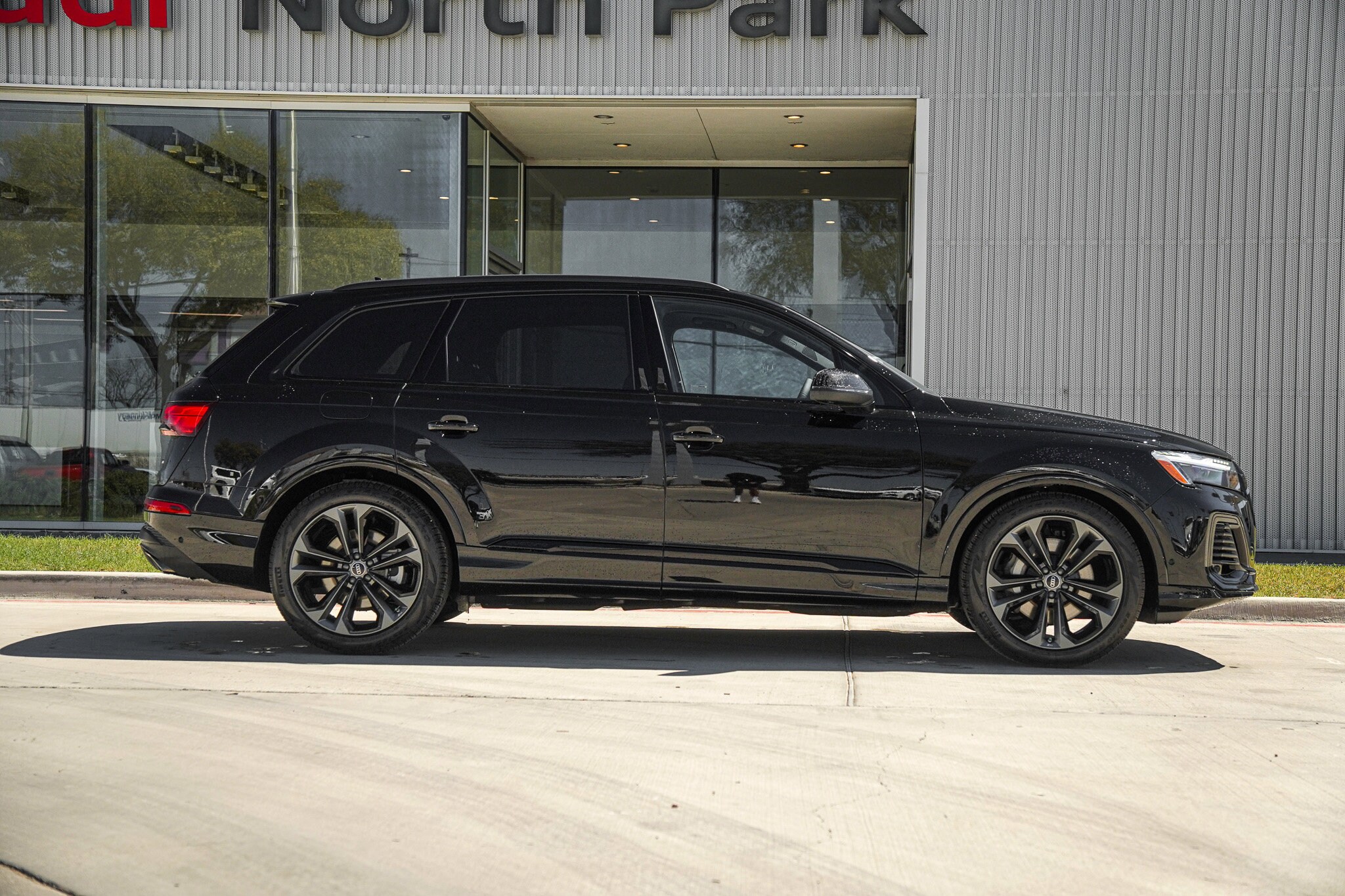 2025 Audi Q7 Prestige photo 3