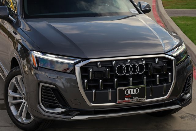 2025 Audi Q7 Premium photo 2