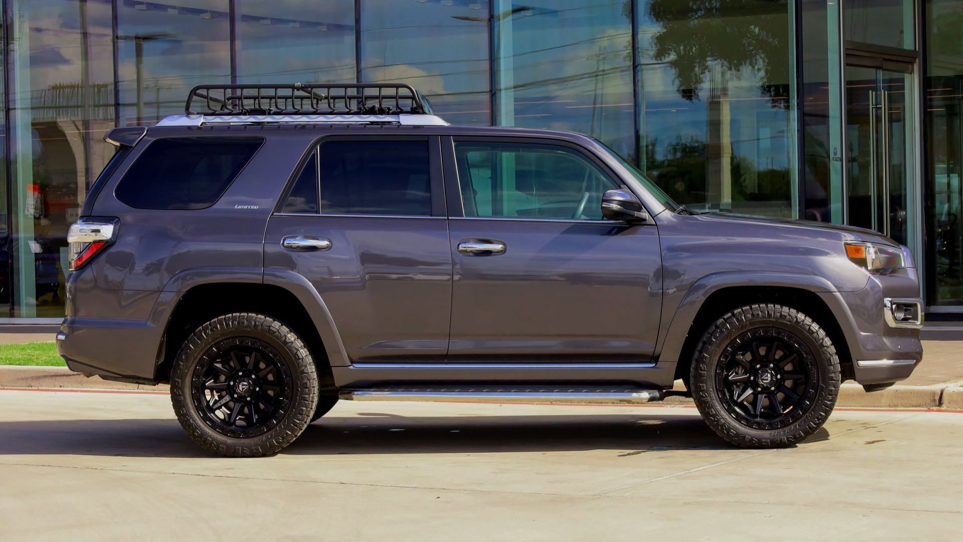 2022 Toyota 4Runner Limited photo 2
