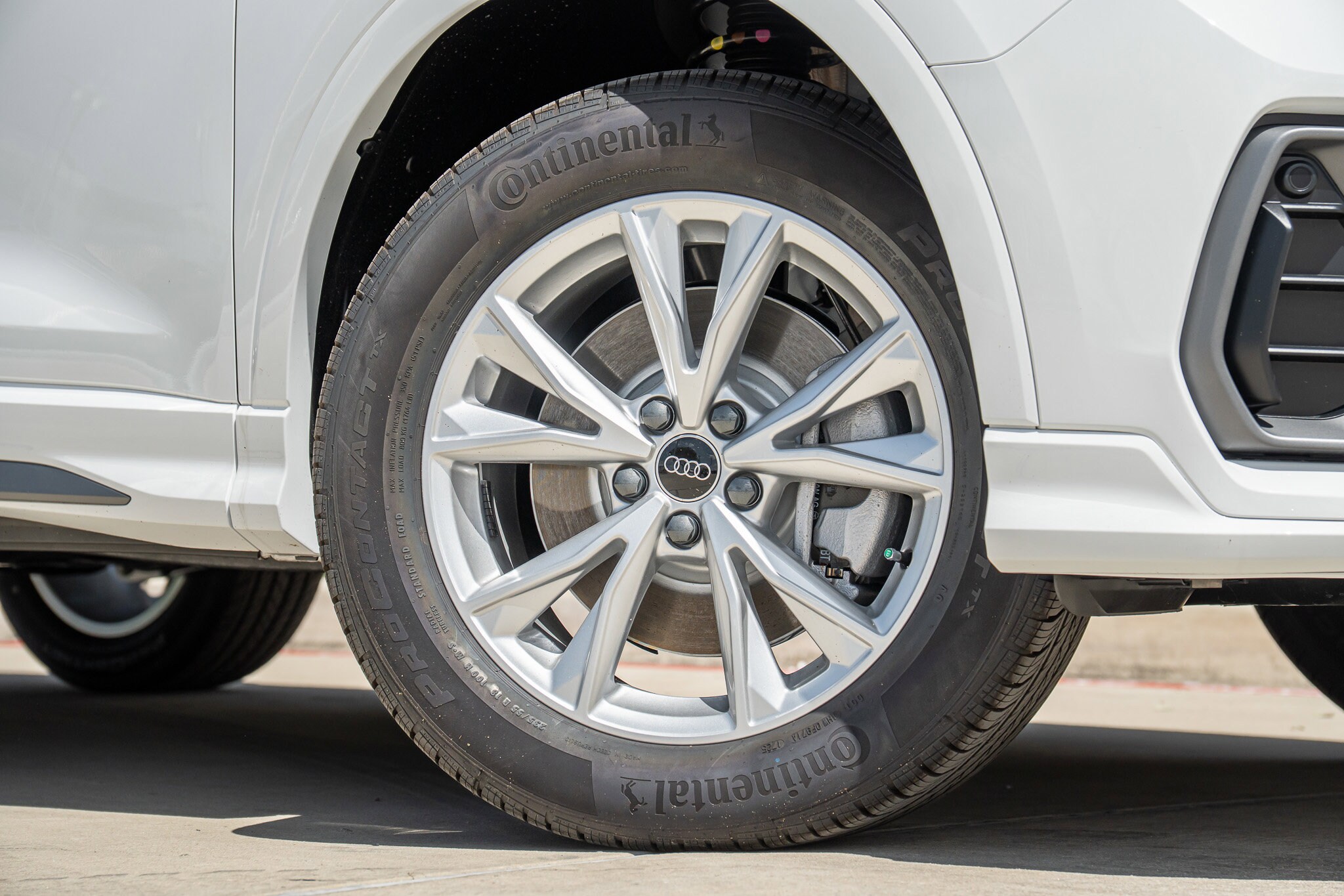 2025 Audi Q3 S line Premium Plus photo 2