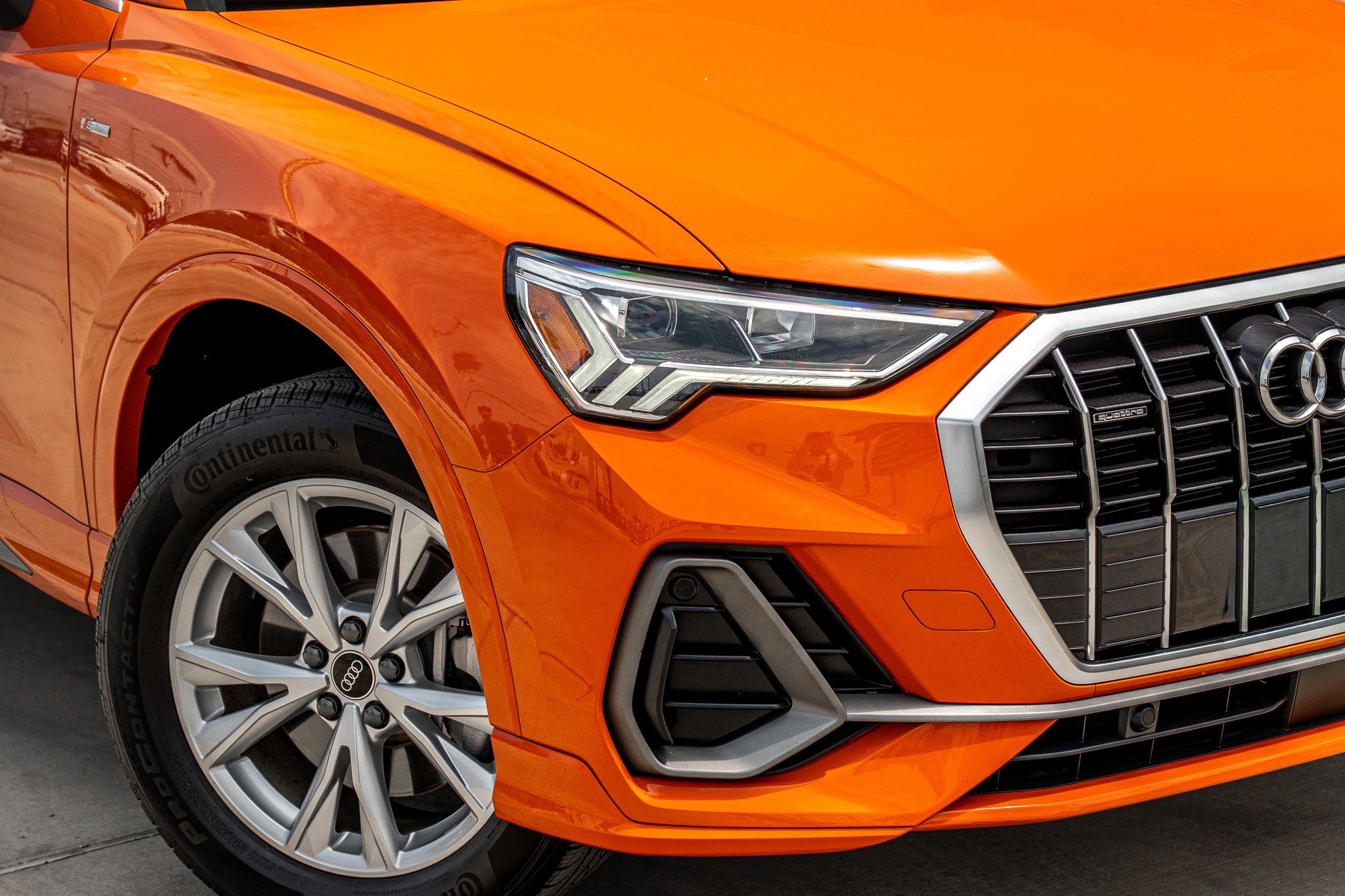 2024 Audi Q3 S line Premium Plus photo 2