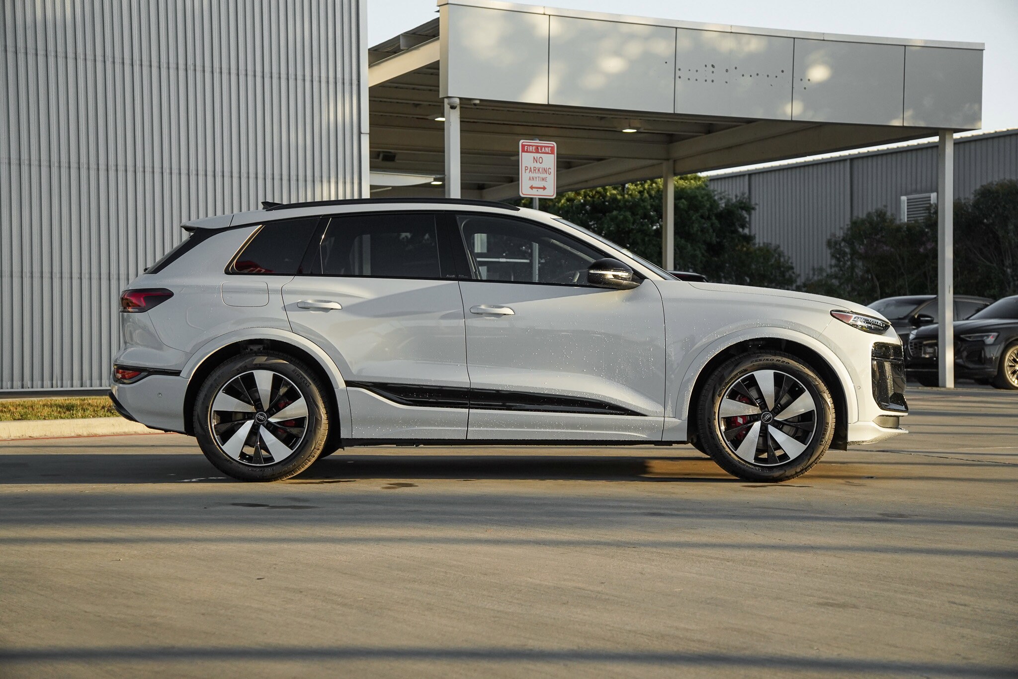 2025 Audi SQ6 photo 4