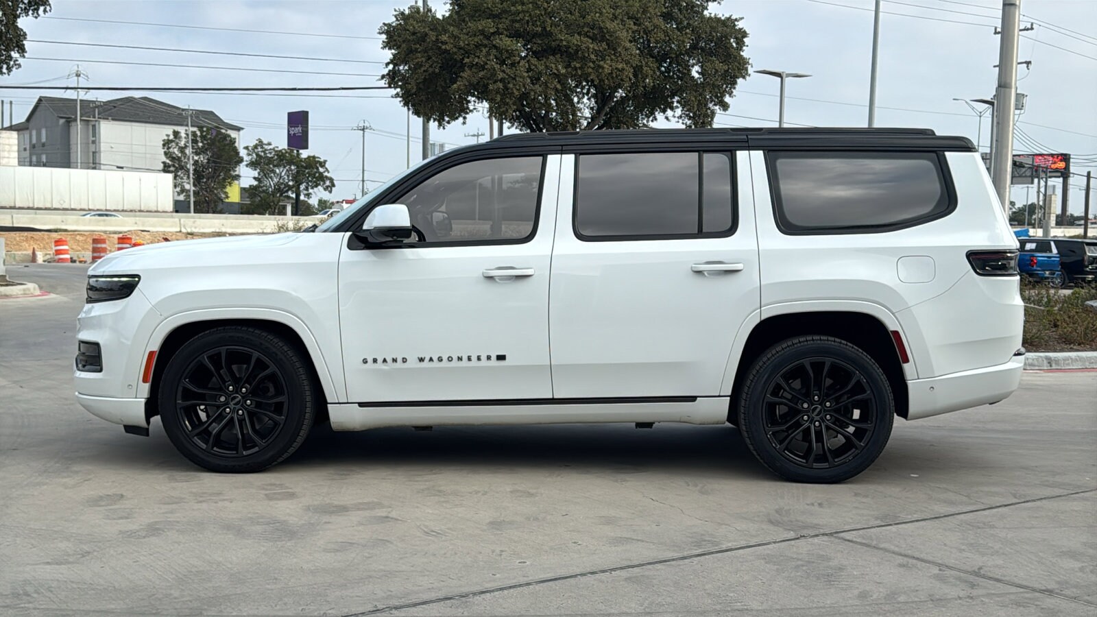 2022 Jeep Grand Wagoneer II Obsidian photo 4