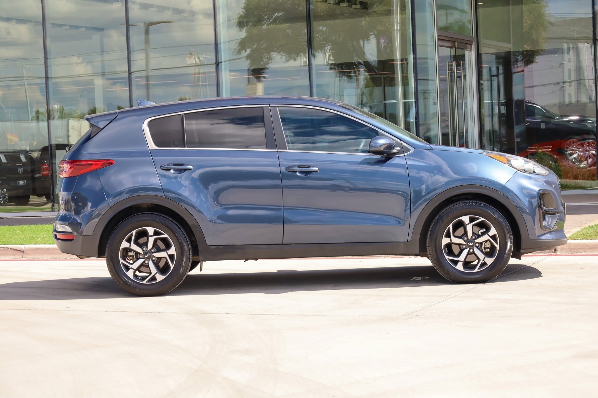 2020 Kia Sportage LX photo 4