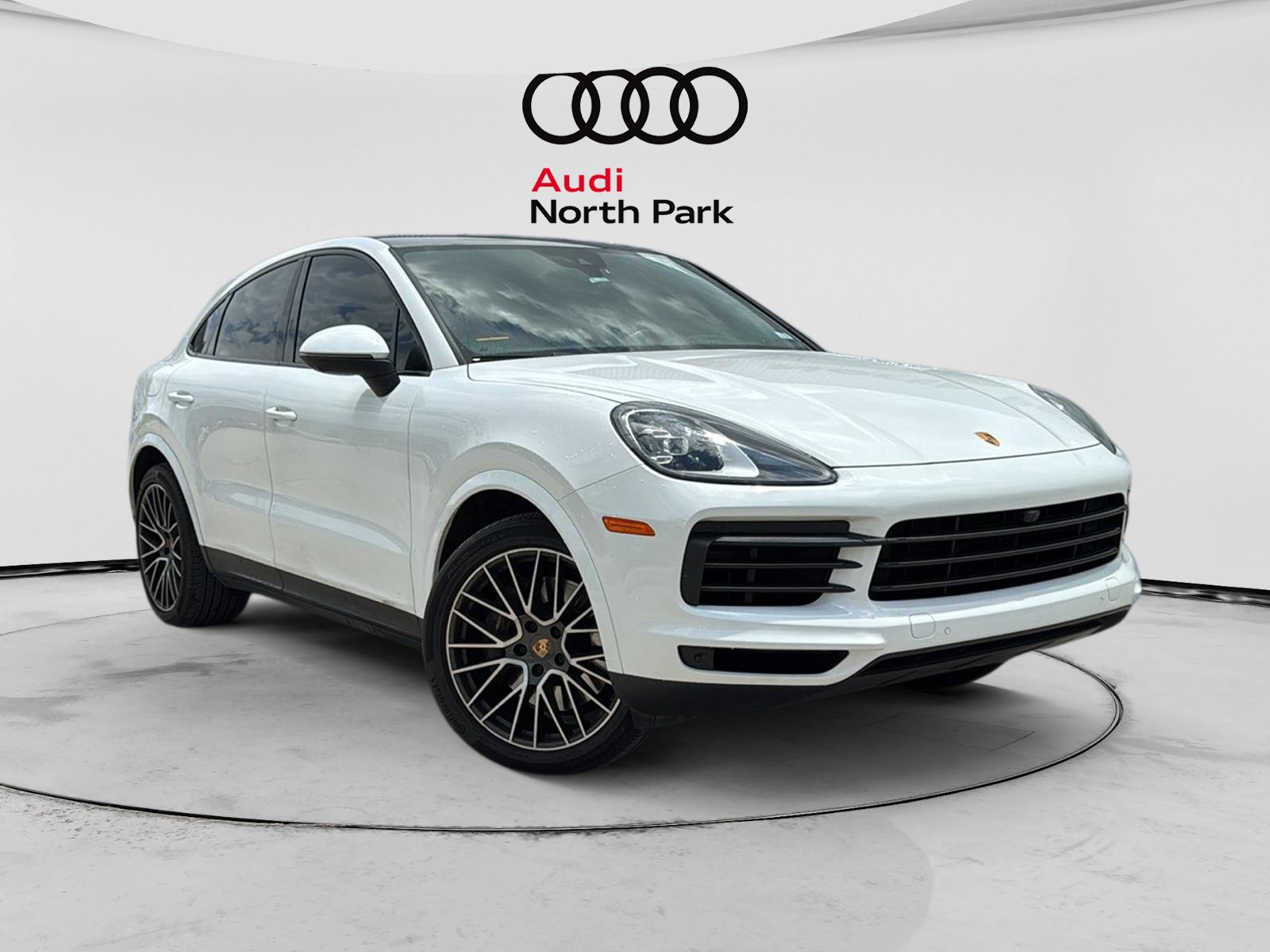 2023 Porsche Cayenne Platinum Edition's photo