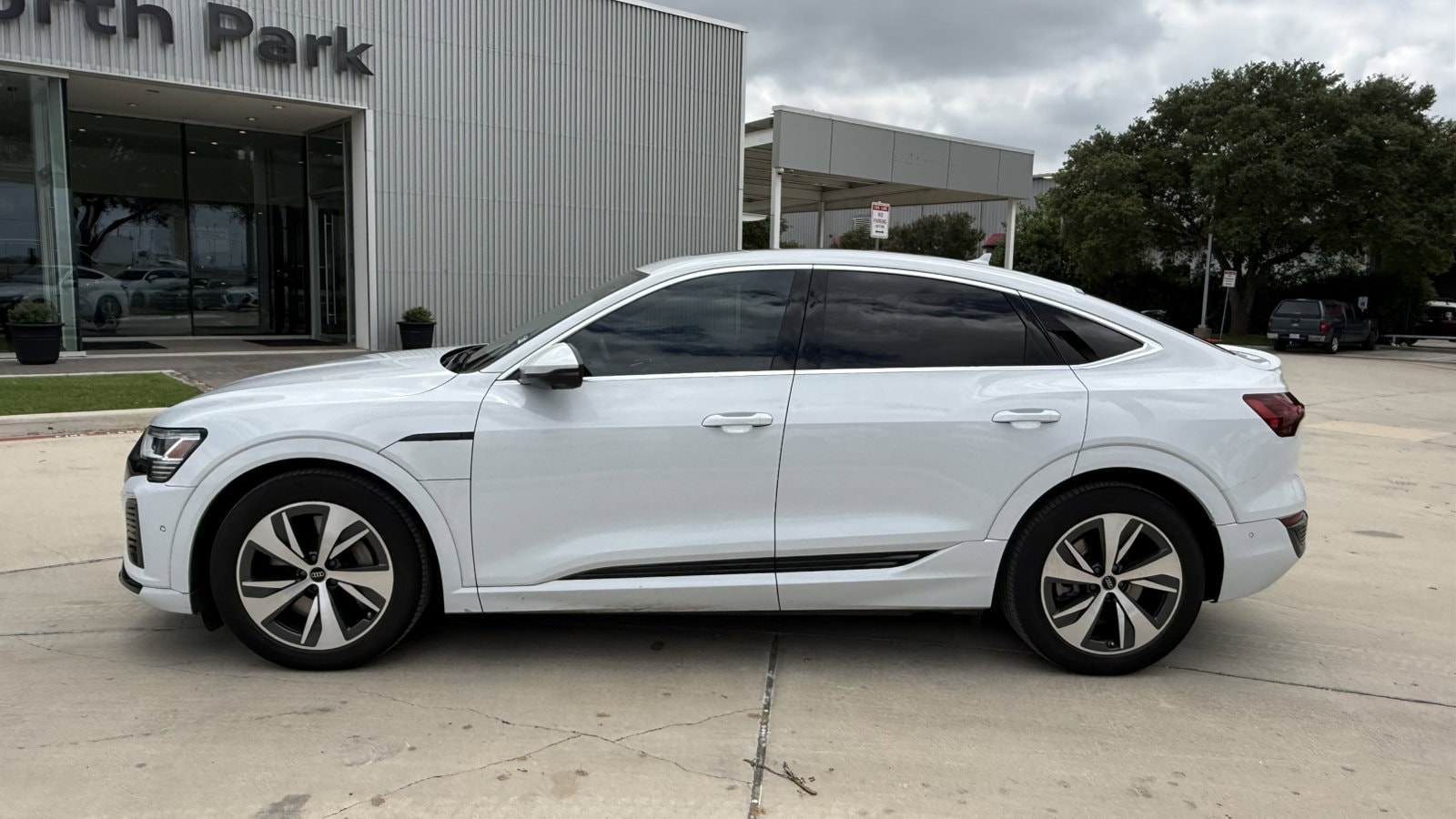 Used 2024 Audi Q8 Sportback e-tron Premium Plus with VIN WA1CAAGE7RB008299 for sale in Selma, TX