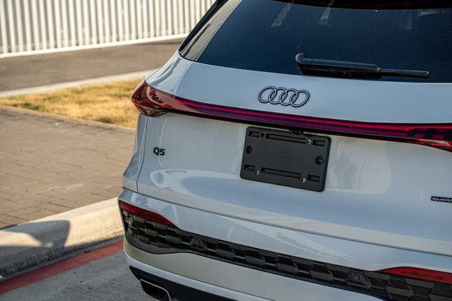 2025 Audi Q5 Premium - Photo 6