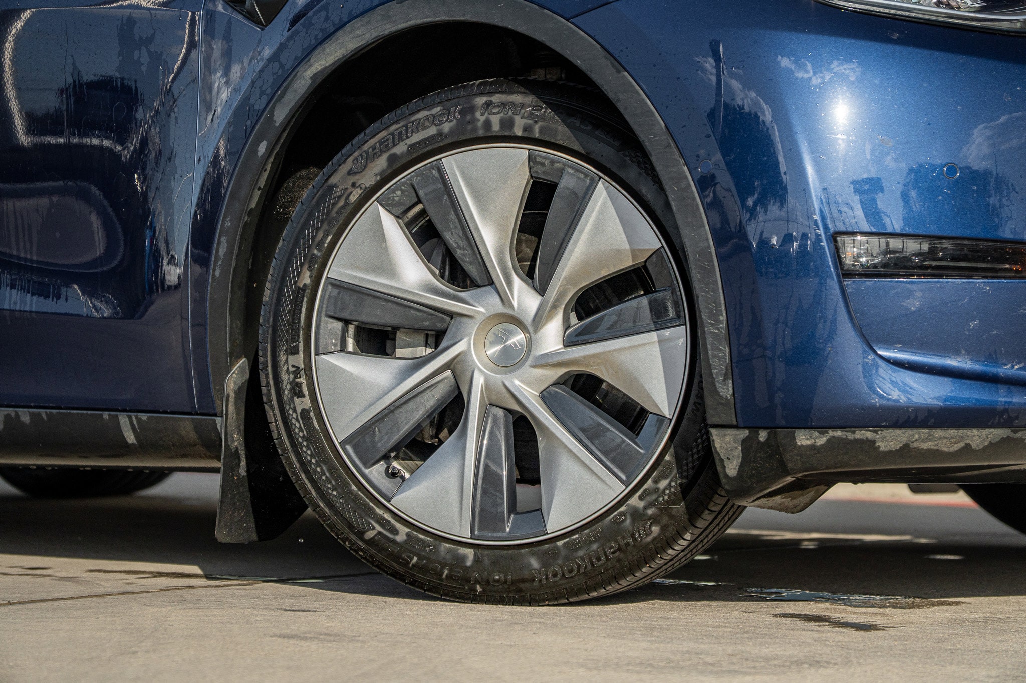 Used 2021 Tesla Model Y Long Range with VIN 5YJYGAEE5MF230813 for sale in Selma, TX