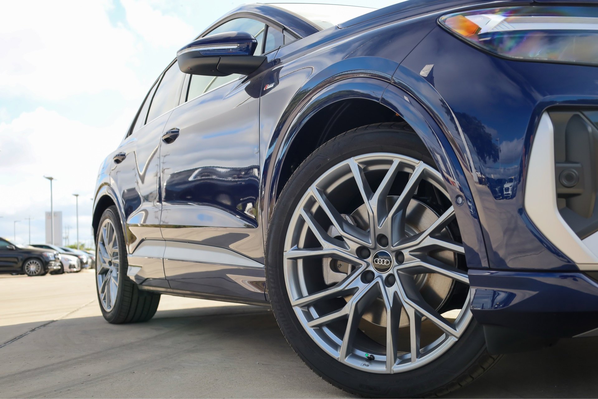 2026 Audi Q4 55 E-tron Premium Plus photo 2