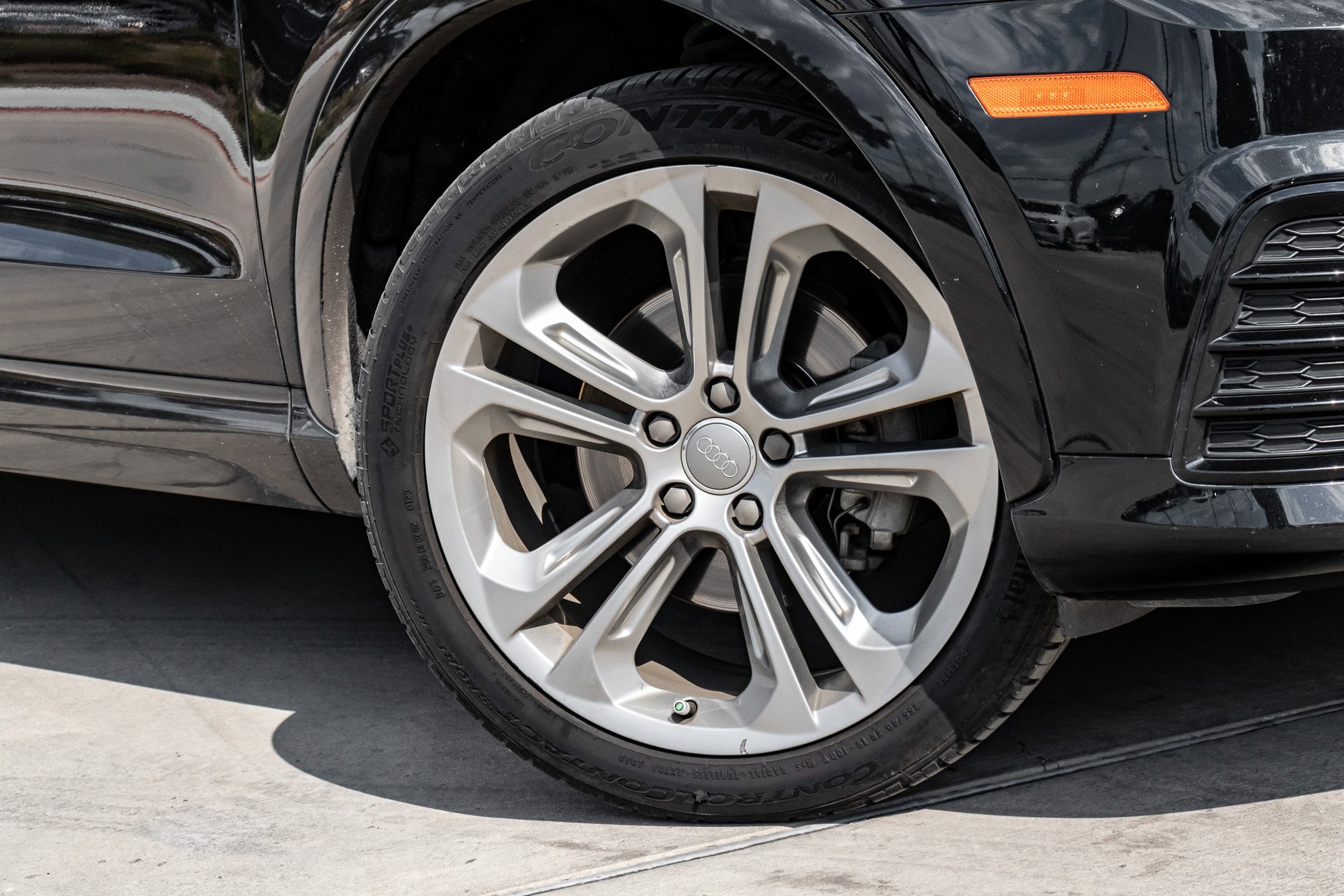 2017 Audi Q3 Prestige photo 3