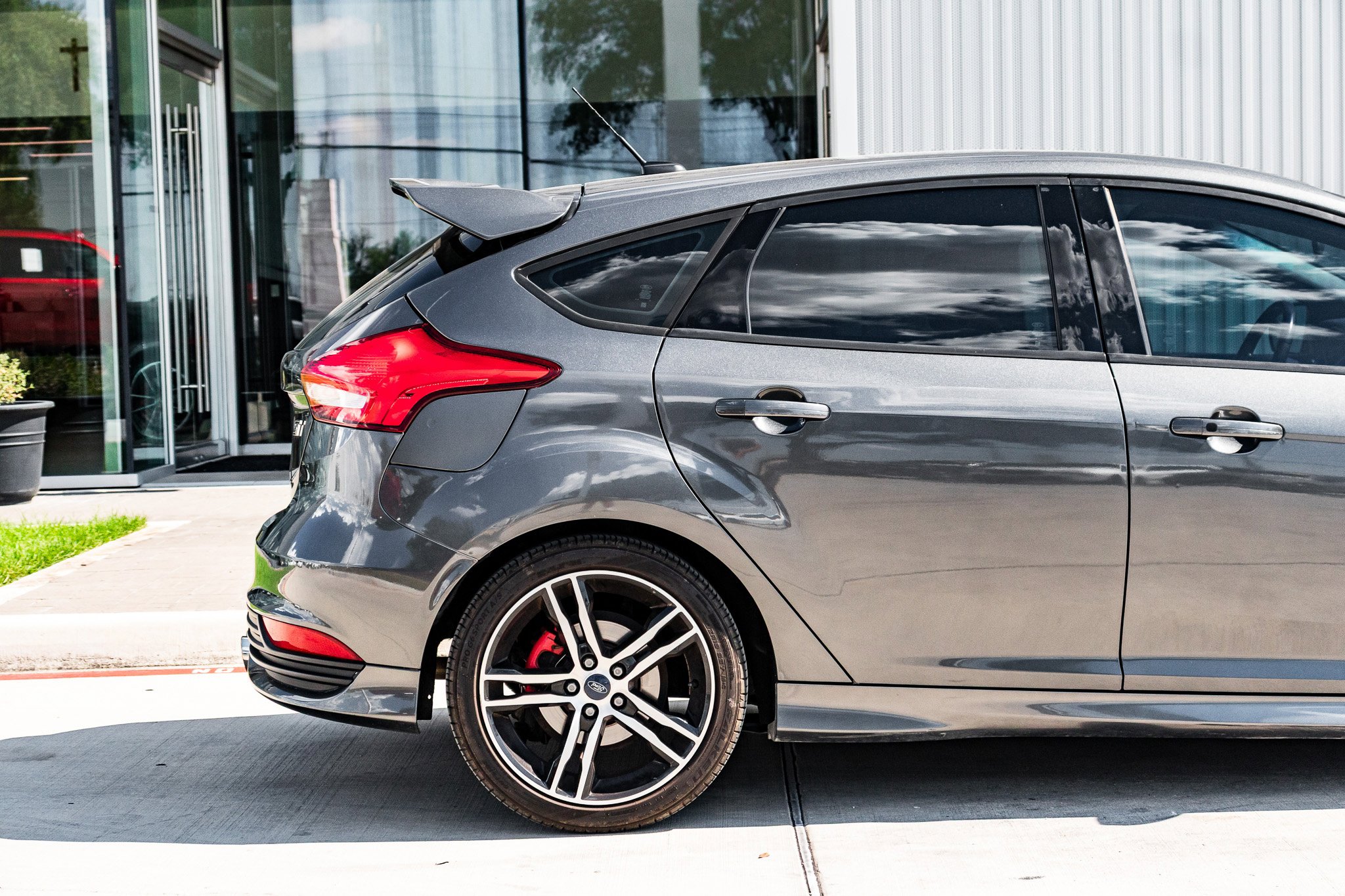 2017 Ford Focus ST photo 3