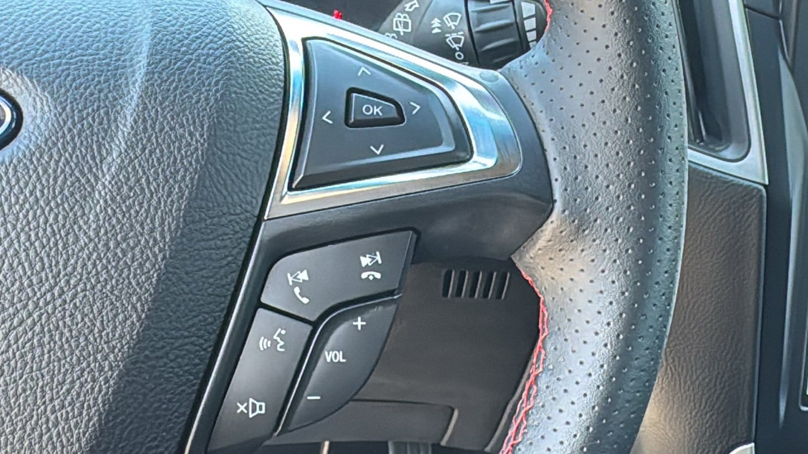 2024 Ford Edge ST-Line - Photo 23