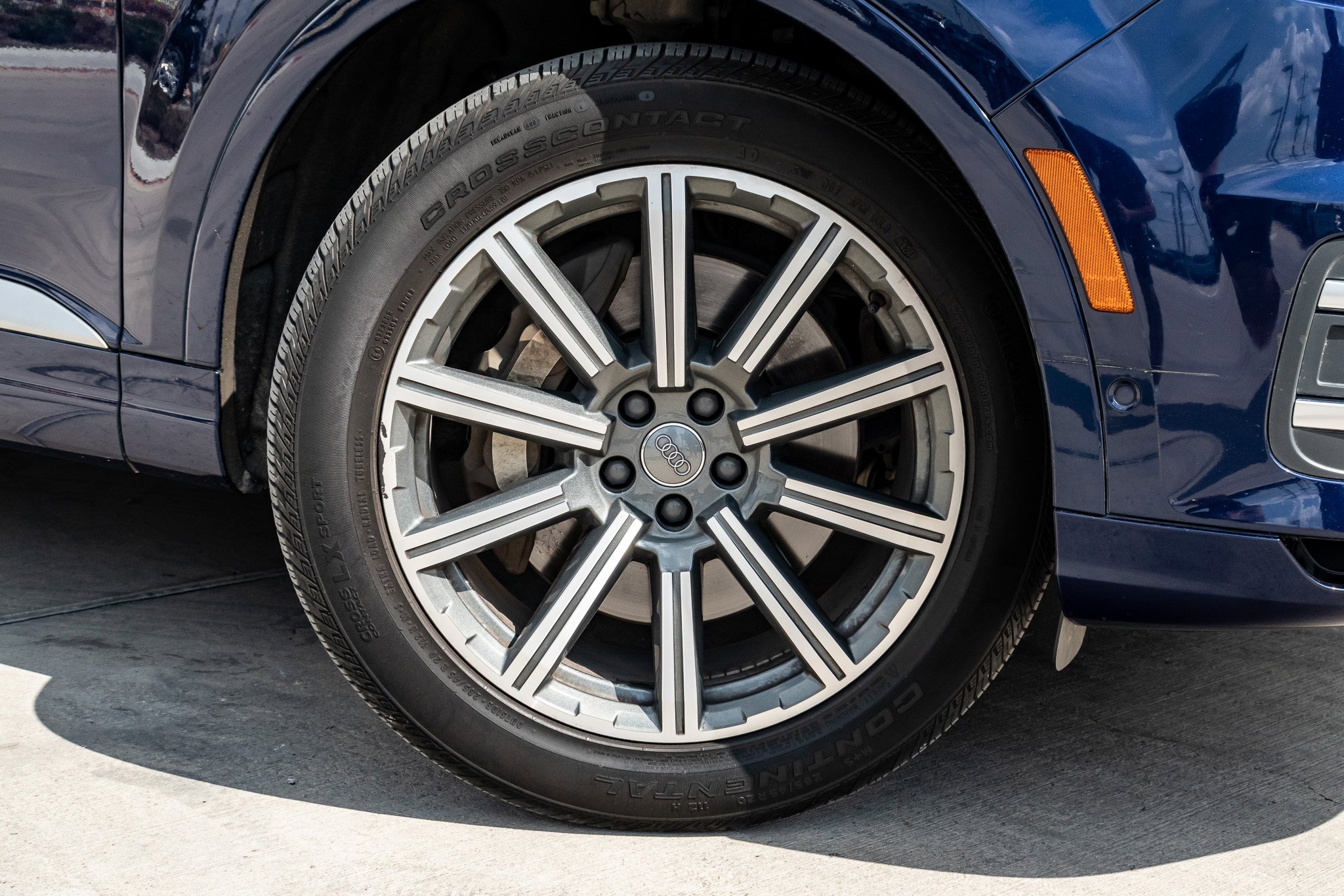 2019 Audi Q7 Prestige photo 3