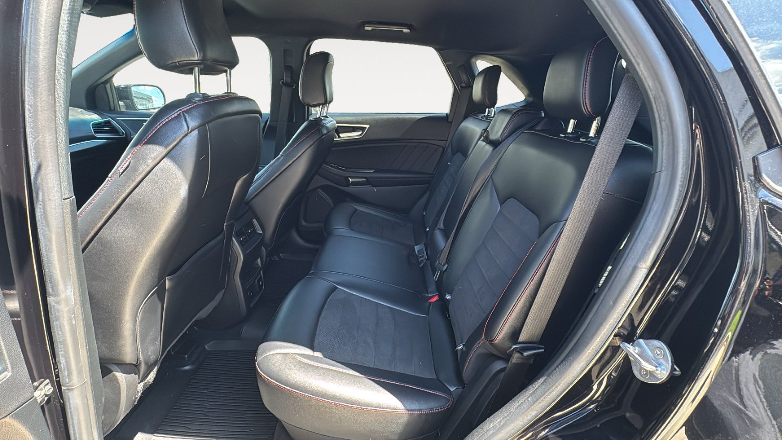 2024 Ford Edge ST-Line - Photo 14