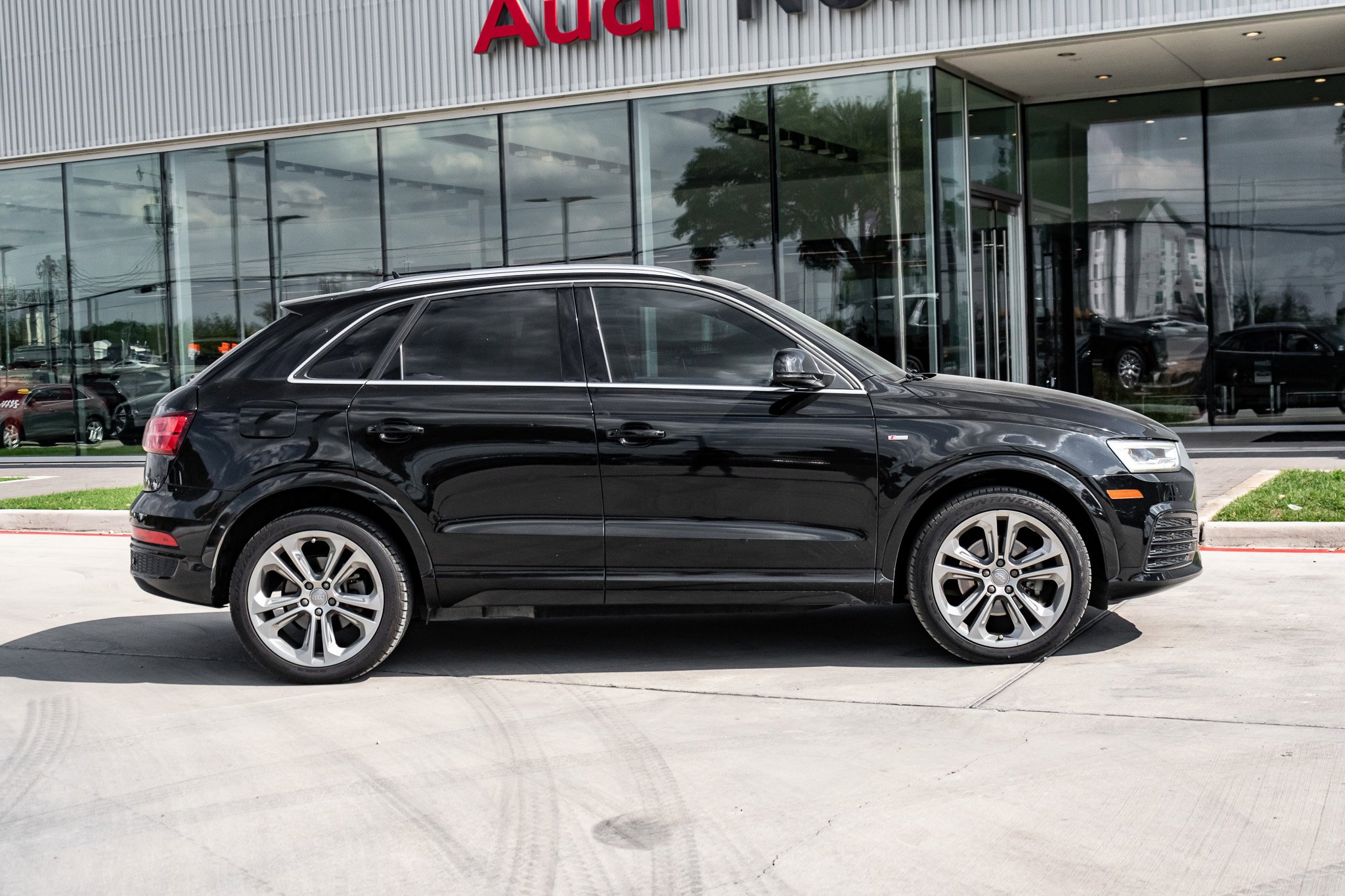 2017 Audi Q3 Prestige photo 4