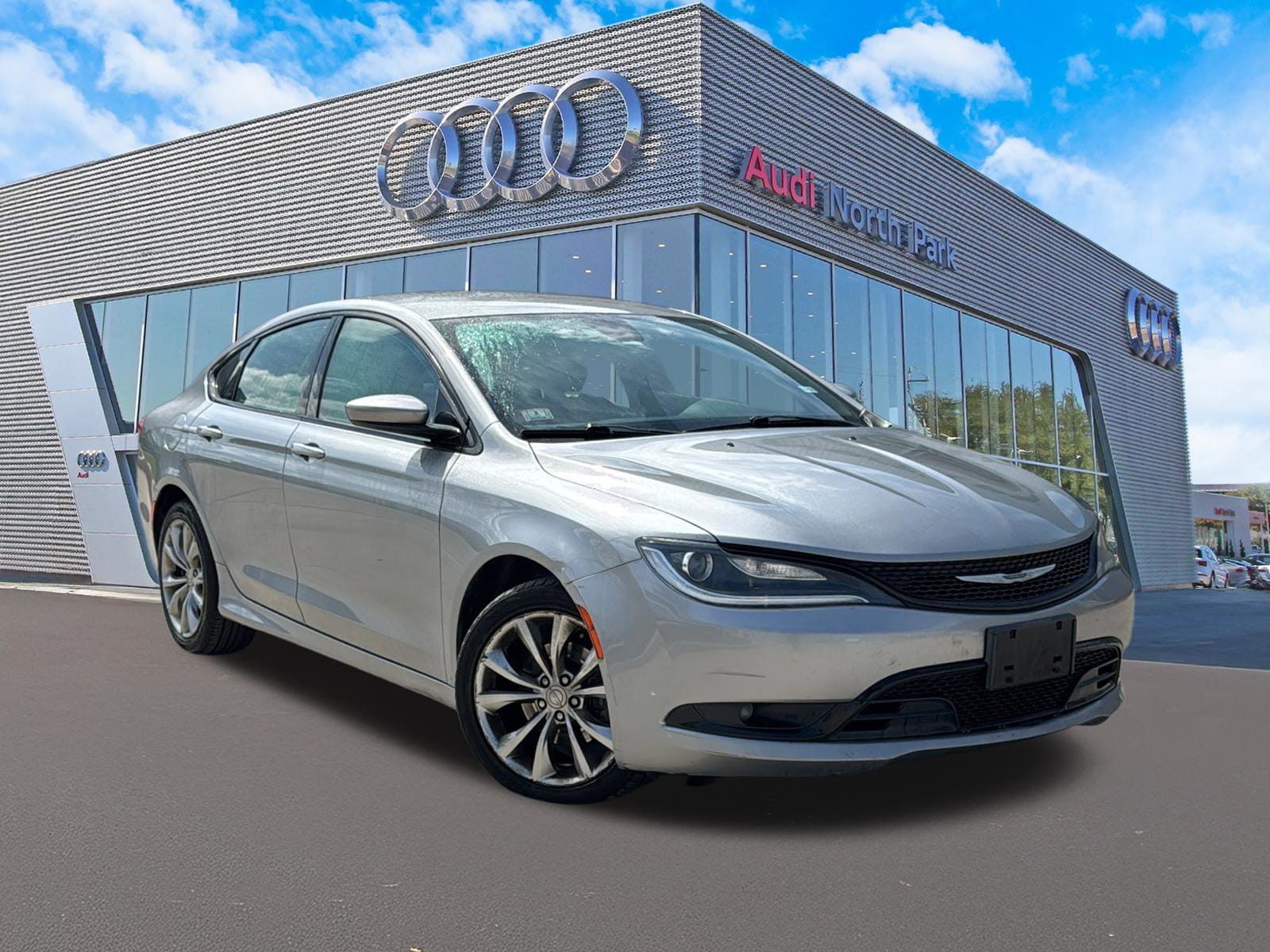 2015 Chrysler 200 S's photo