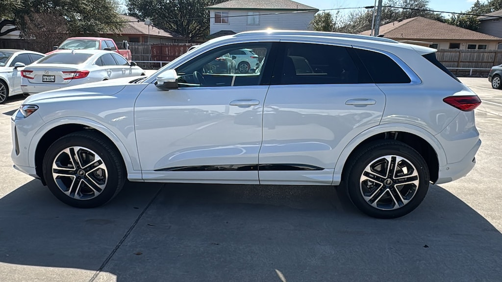 New 2025 Audi Q5 Premium SUV