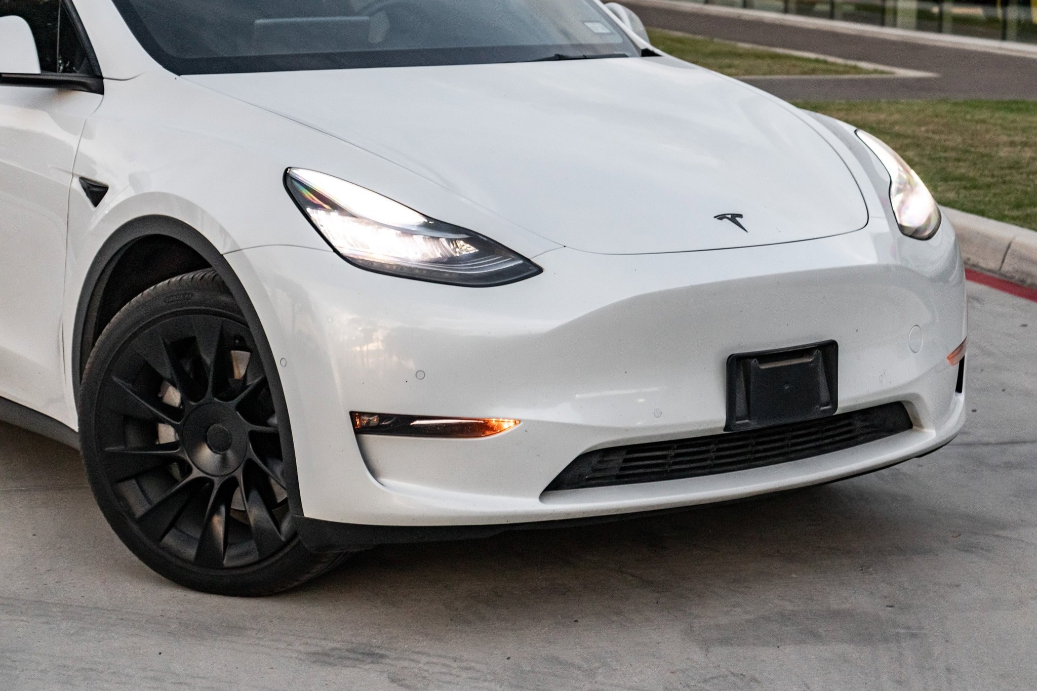 Used 2021 Tesla Model Y Long Range with VIN 5YJYGDEE8MF143392 for sale in Selma, TX