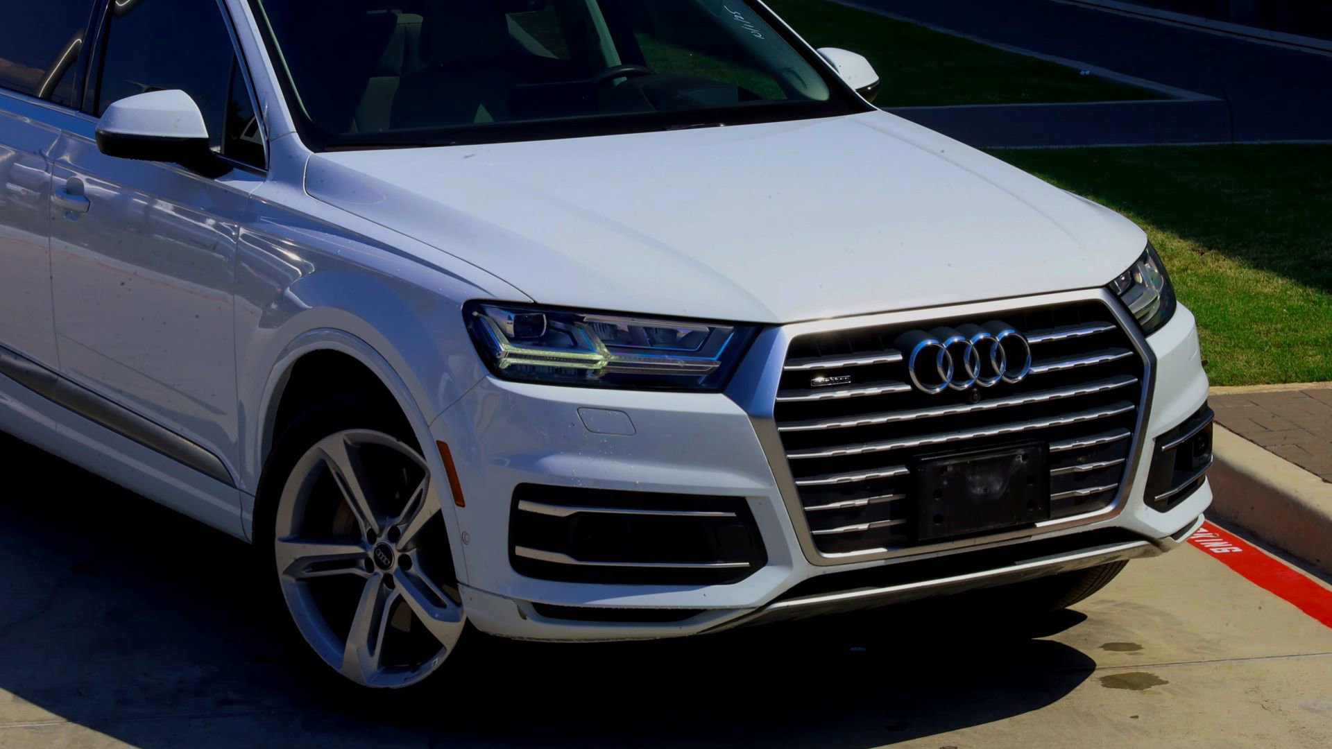 2019 Audi Q7 Prestige photo 2