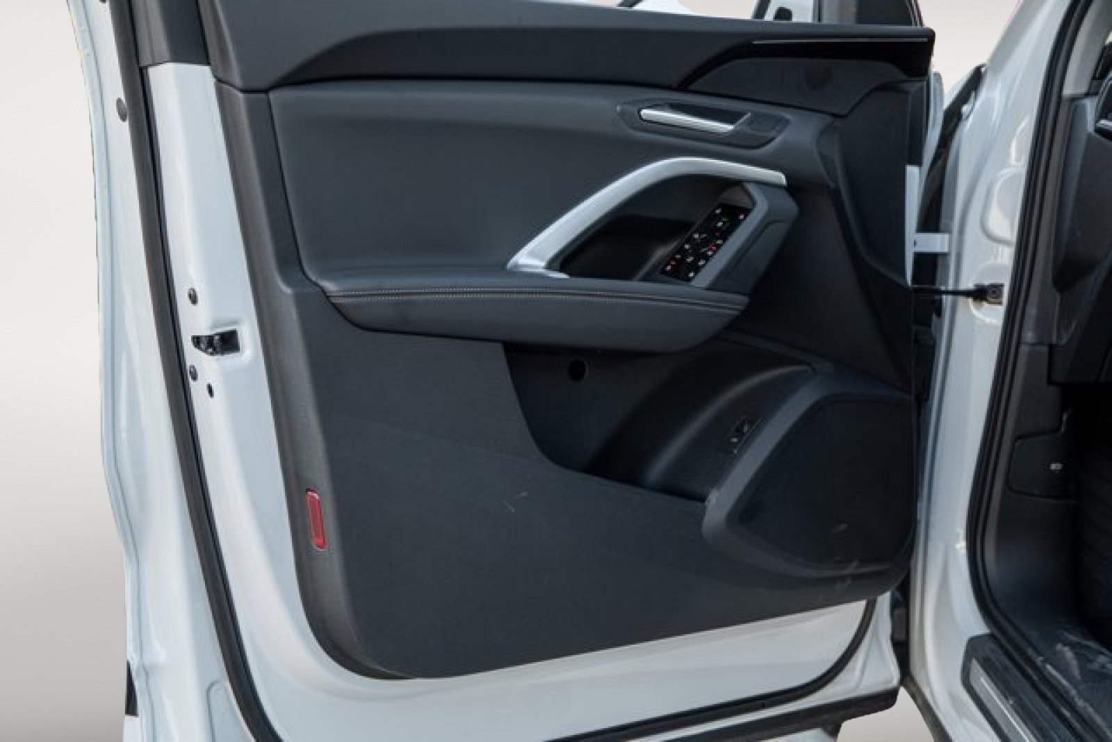 2025 Audi Q5 Premium - Photo 17