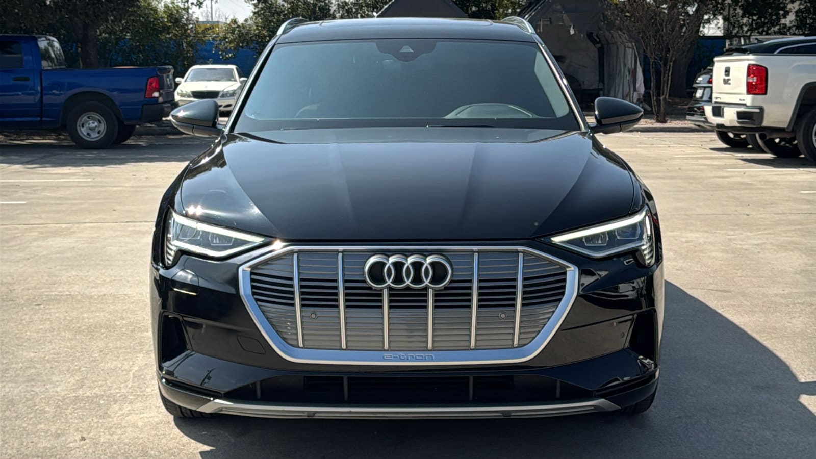 Used 2022 Audi e-tron Premium with VIN WA1AAAGE4NB007001 for sale in Selma, TX