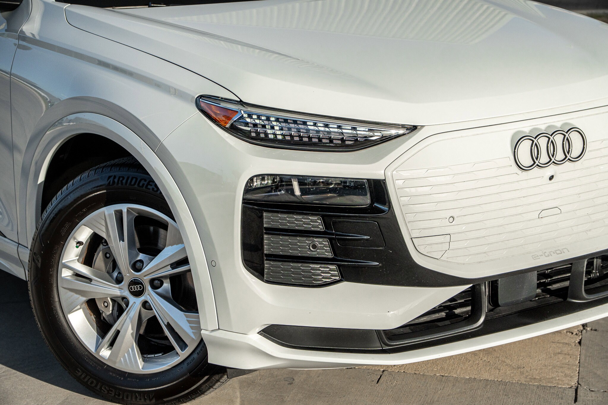 2025 Audi Q6 E-tron Premium Plus photo 2