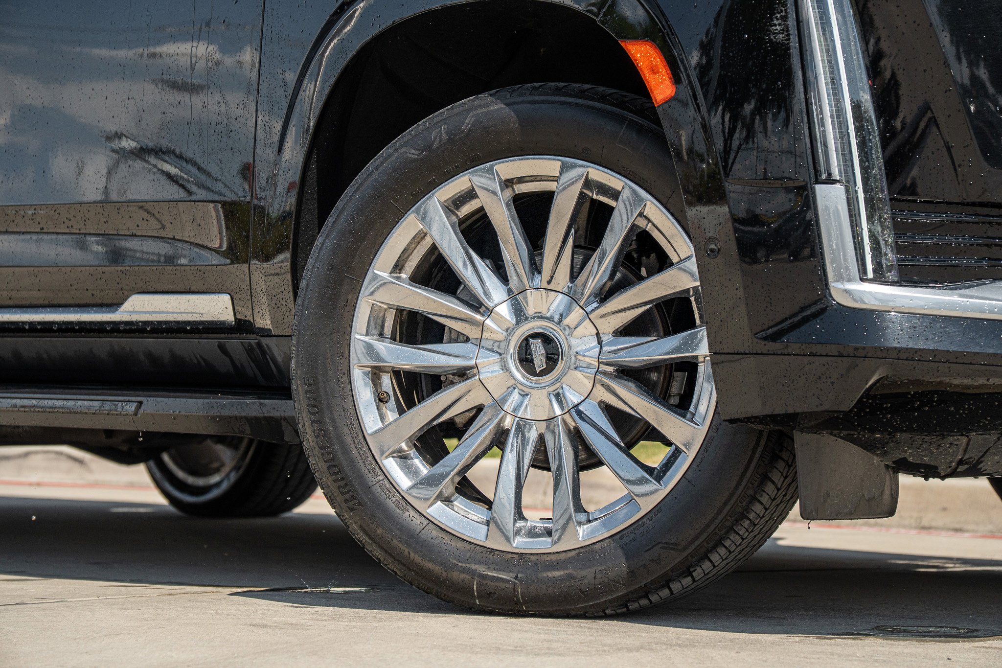 2023 Cadillac Escalade ESV Premium Luxury photo 2