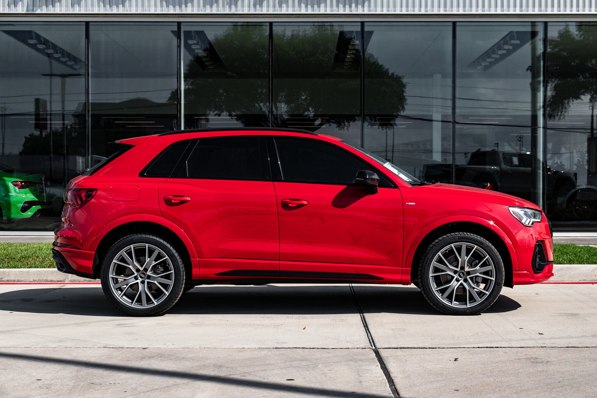 2025 Audi Q3 S line Premium Plus photo 4