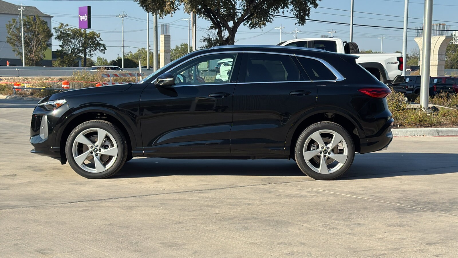 2025 Audi Q5 2.0T Premium Plus photo 4