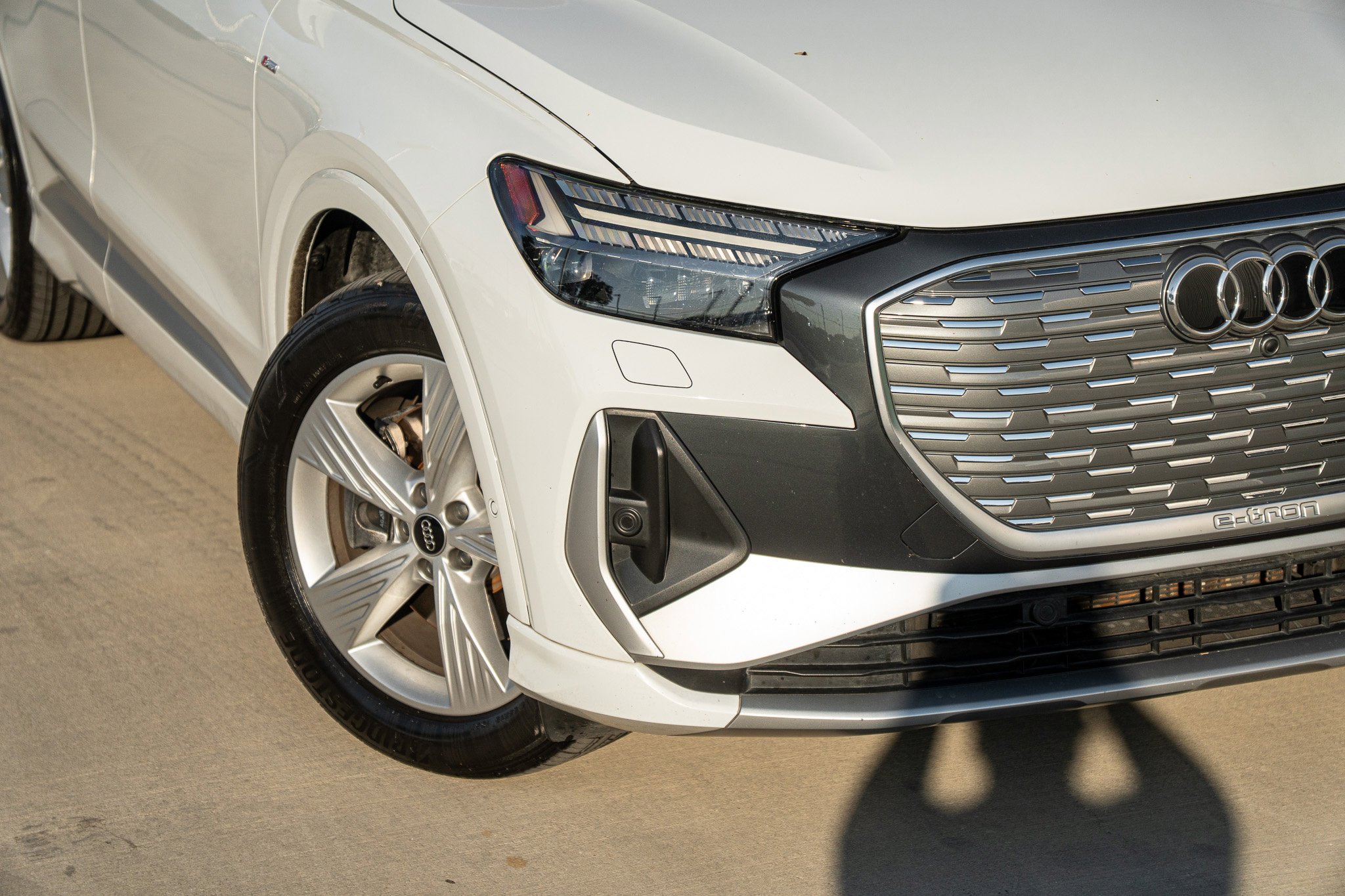 2024 Audi Q4 E-tron Prestige photo 2