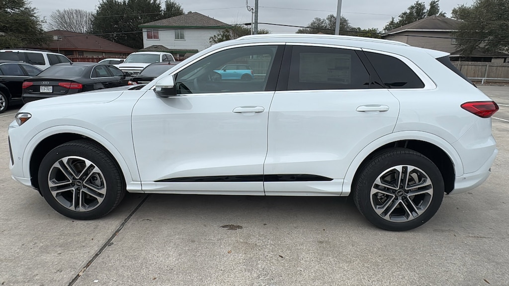 New 2025 Audi Q5 Premium SUV