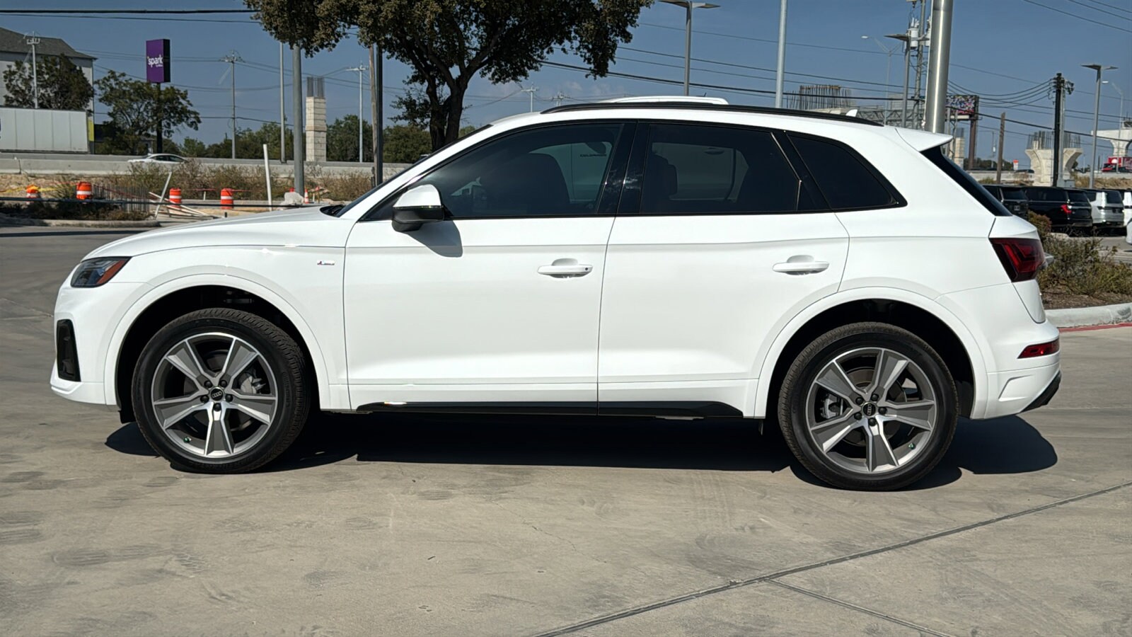 2025 Audi Q5 S line Premium photo 4