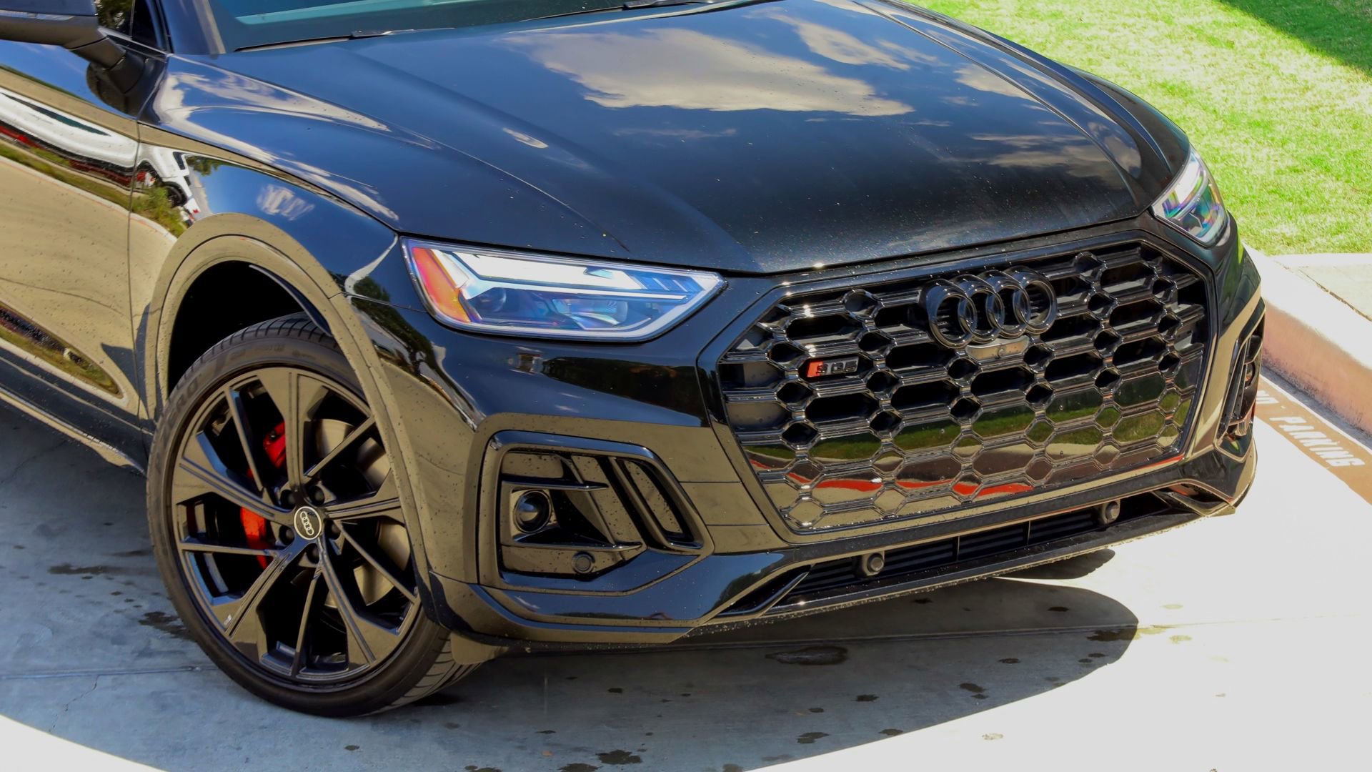 2025 Audi SQ5 Premium Plus photo 2