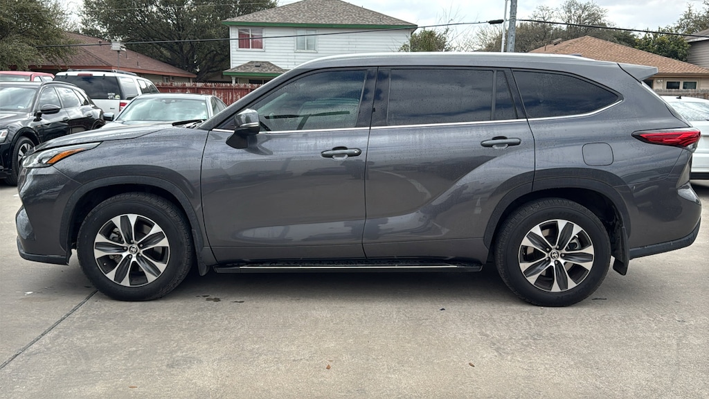 Used 2020 Toyota Highlander XLE SUV