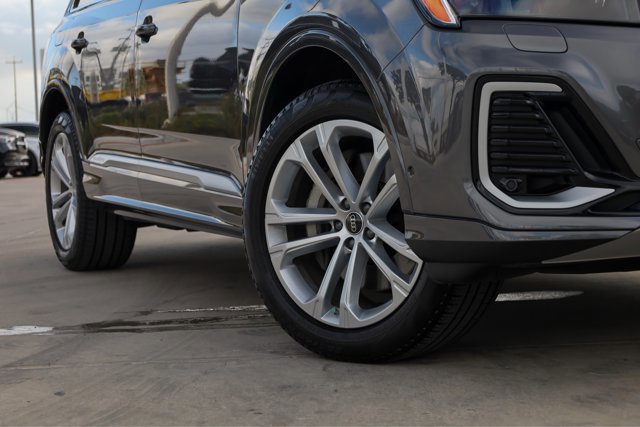 2025 Audi Q7 Premium photo 3