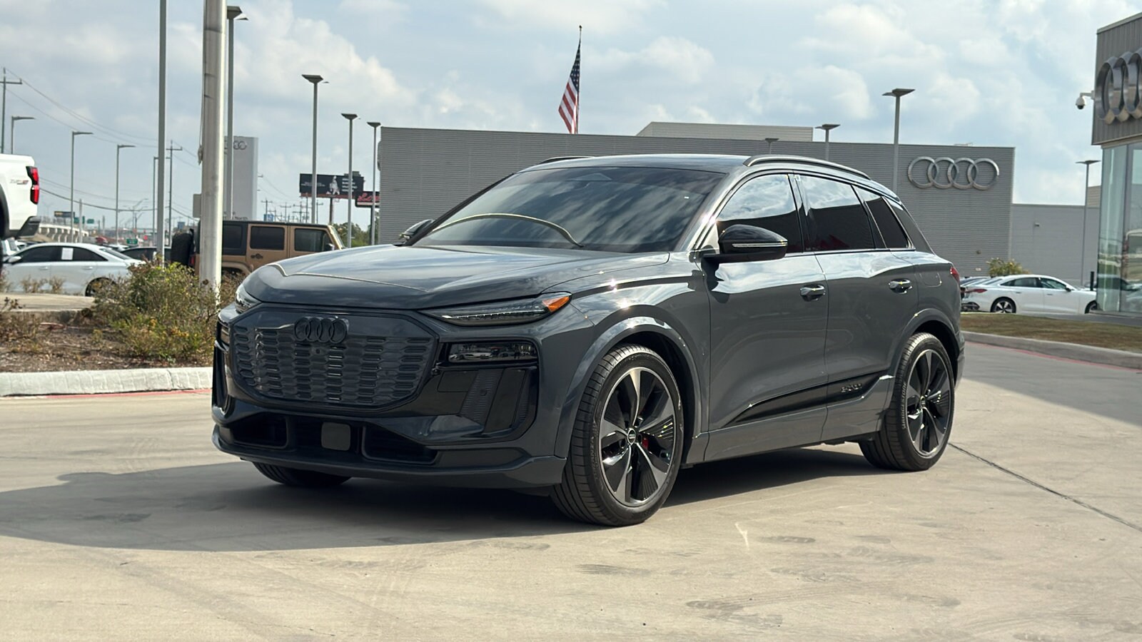2025 Audi SQ6 photo 3