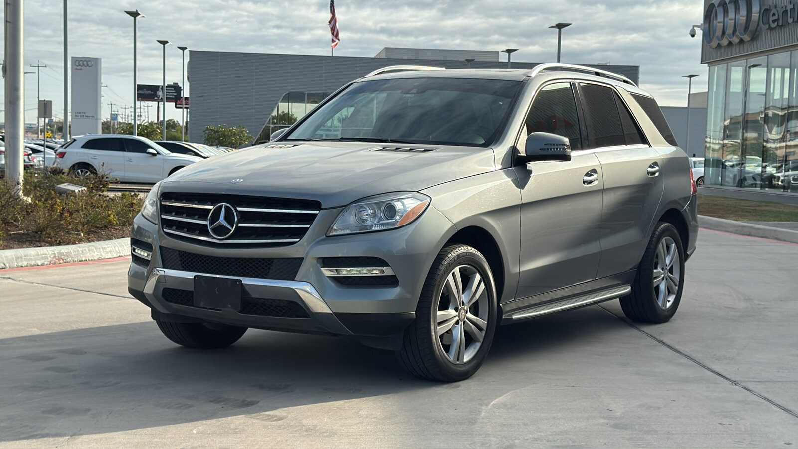 2015 Mercedes Benz ML 350 photo 2