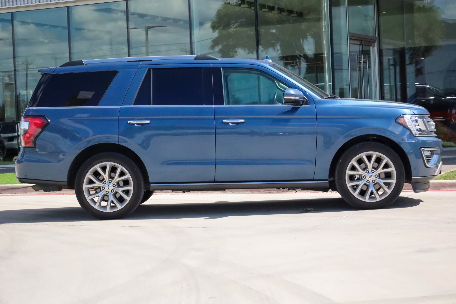 2019 Ford Expedition Limited photo 4