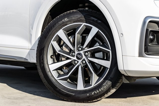 2023 Audi Q5 S line Premium Prestige photo 2