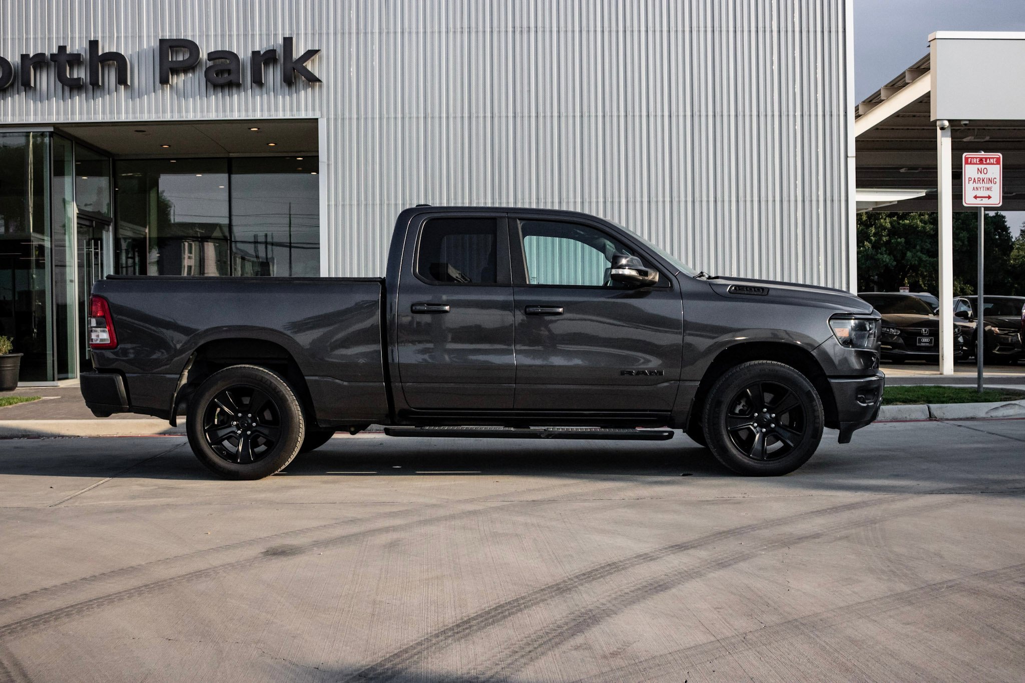 2021 Ram 1500 Big Horn Lone Star photo 3