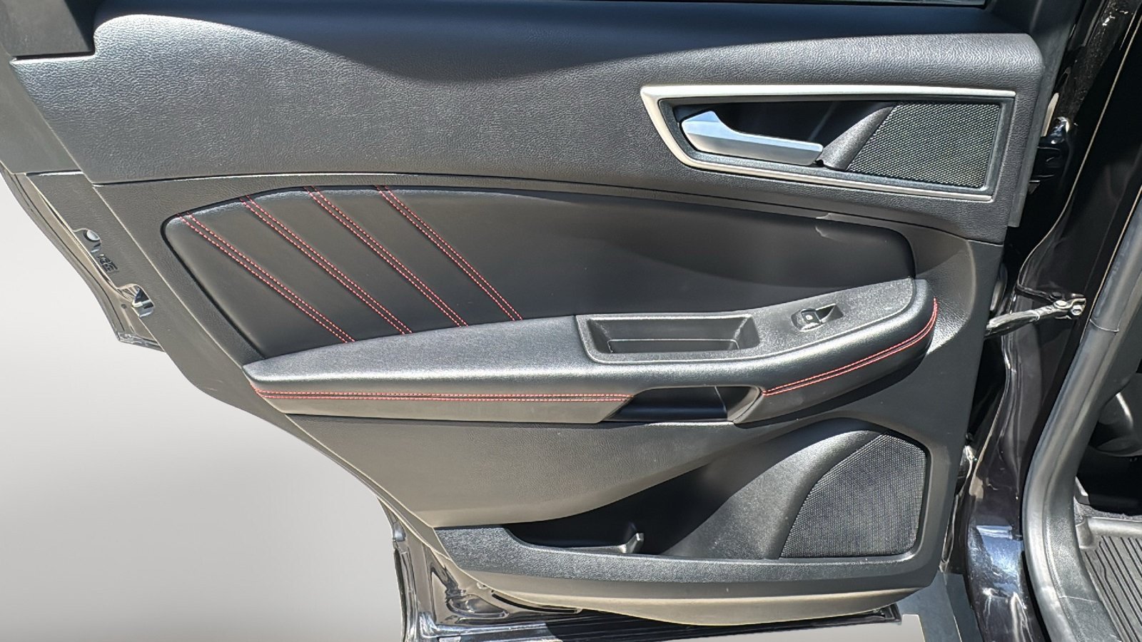 2024 Ford Edge ST-Line - Photo 15