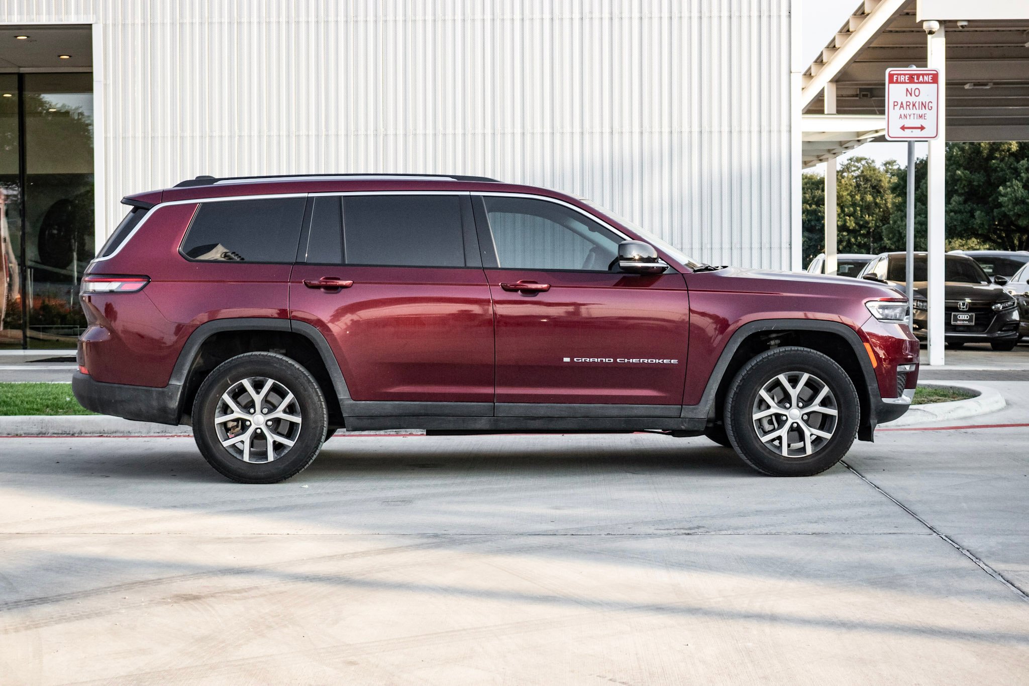 2023 Jeep Grand Cherokee Limited photo 4
