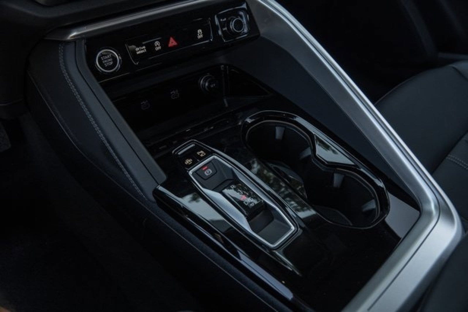 2025 Audi Q5 Premium - Photo 16