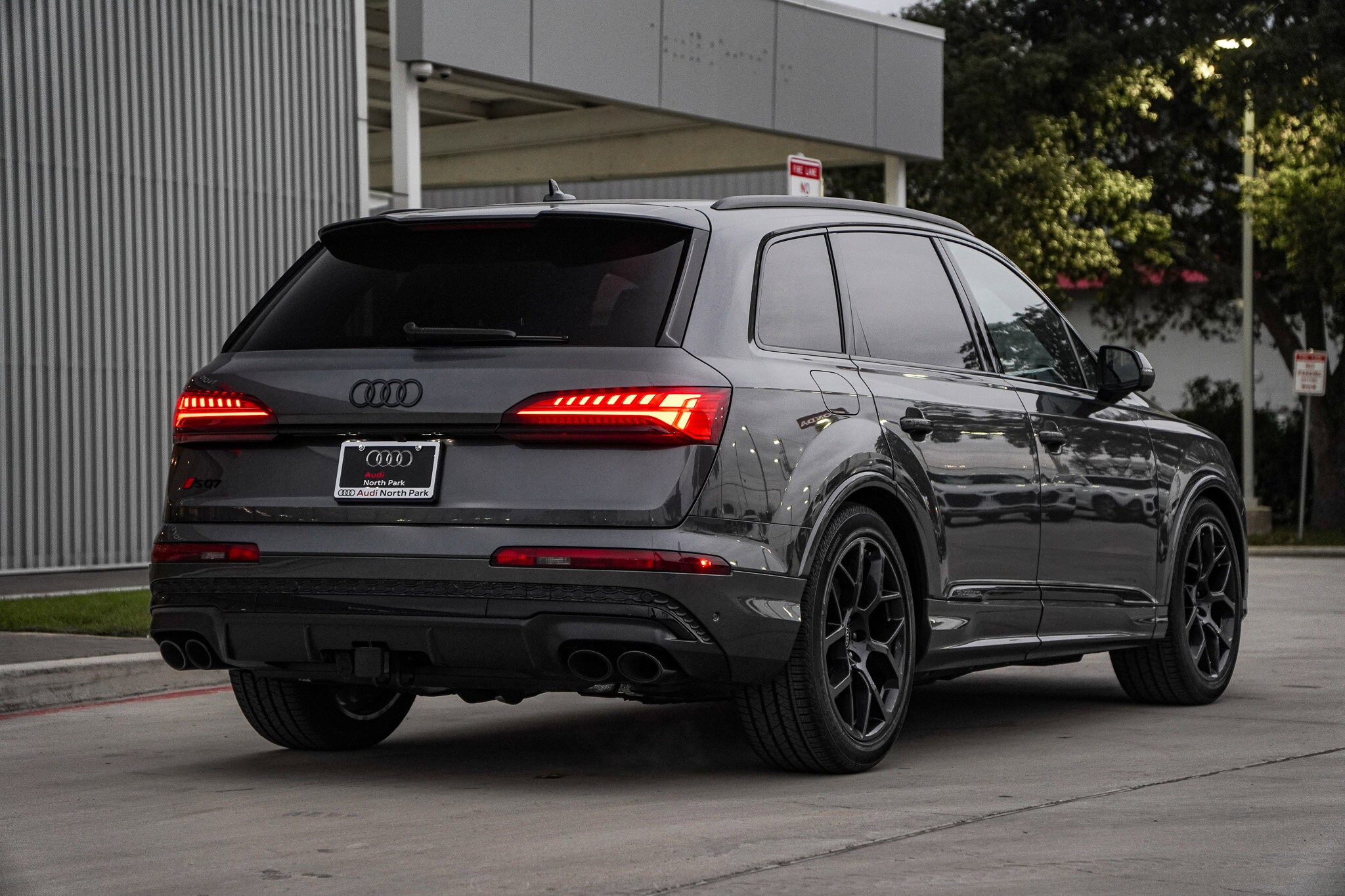 2025 Audi SQ7 Premium Plus photo 4