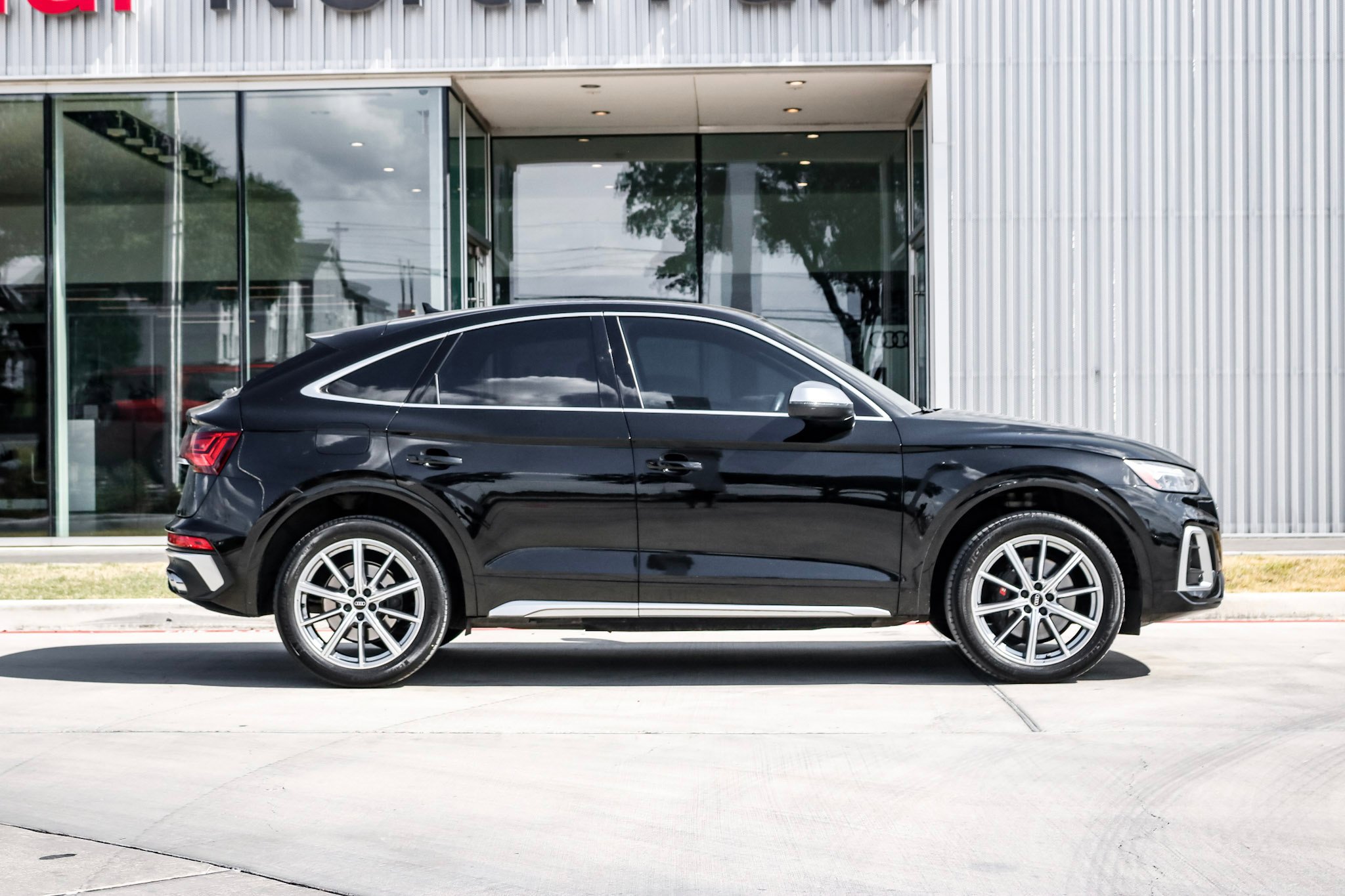 2022 Audi SQ5 Premium Plus photo 3