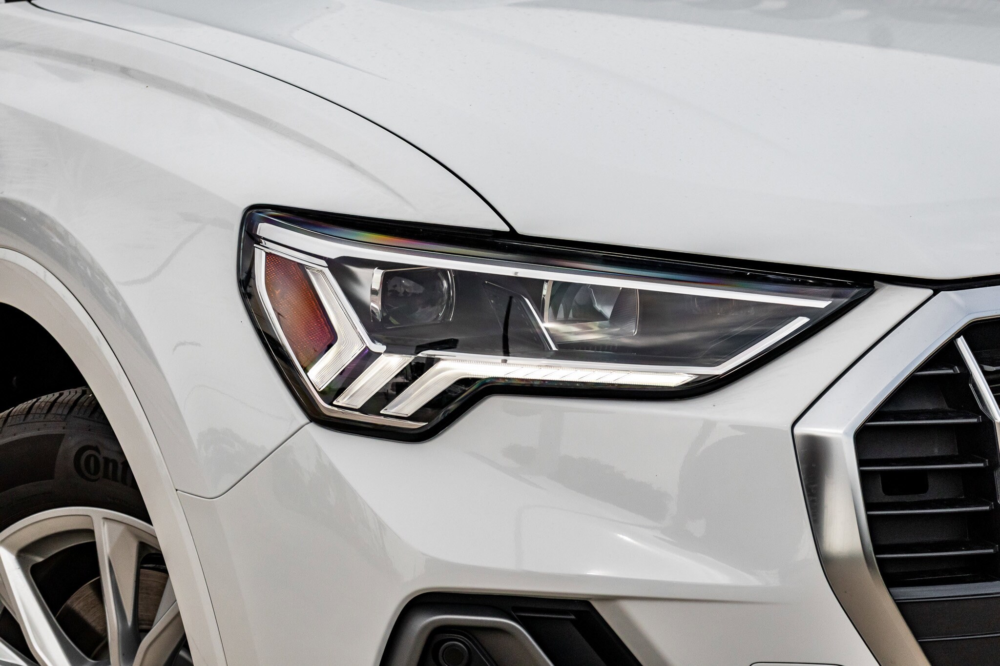 2025 Audi Q3 45 TFSI S line Premium photo 2